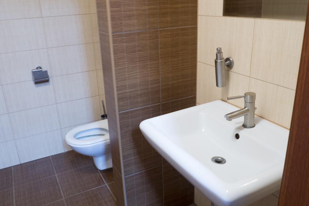 Go Hostel Rewolucji Łódź Eksteriør billede